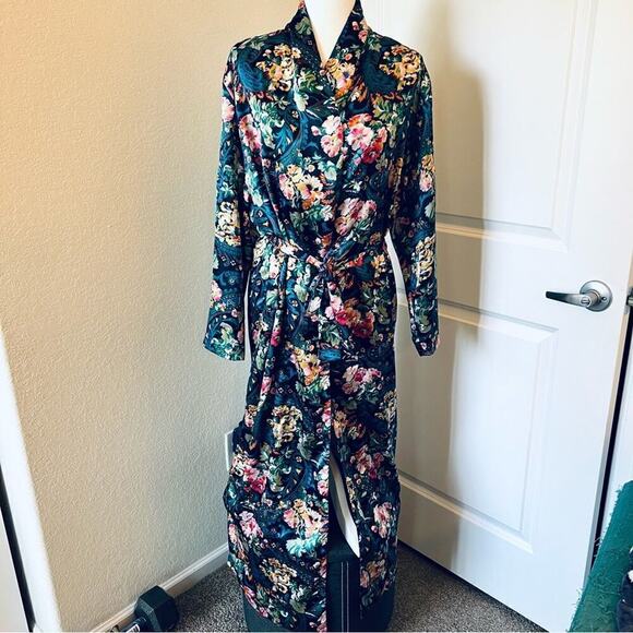 Victoria's Secret Gold Label Vintage Floral Paisley Long Satin Robe M/L - Picture 2 of 8